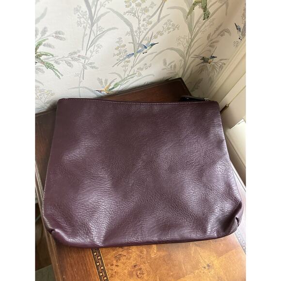 Free People Vegan Leather Soft Folio Laptop Case Bag Zipper Pouch Wine - Picture 1 of 7